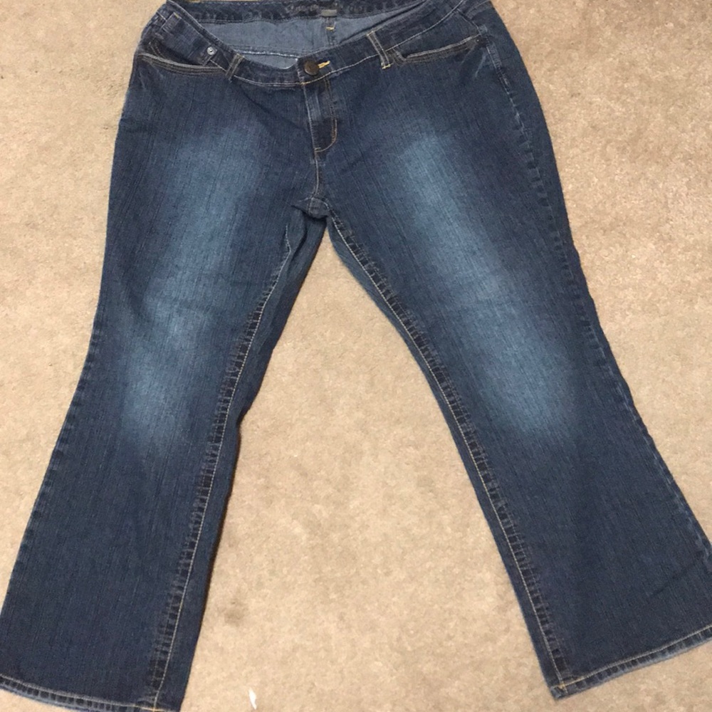 Avenue Boot Cut Jeans - Size 18